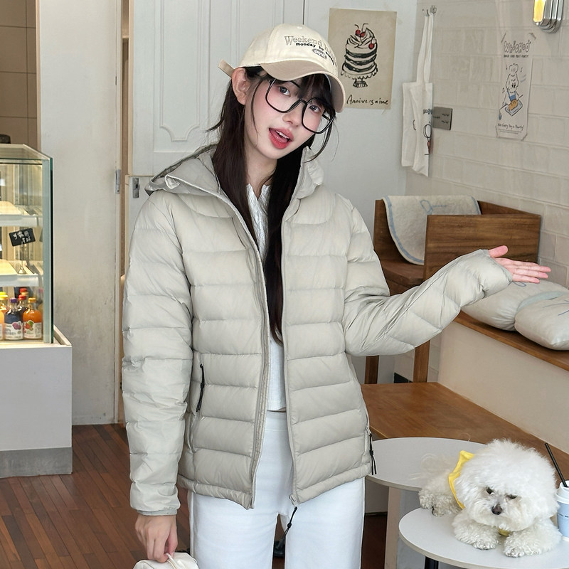 2026 New Lightweight Ribbed down Cotton Jacket for Women, Winter Short Style for Petite Figures, Hooded Coat, Korean Style Loose Cotton Clothing