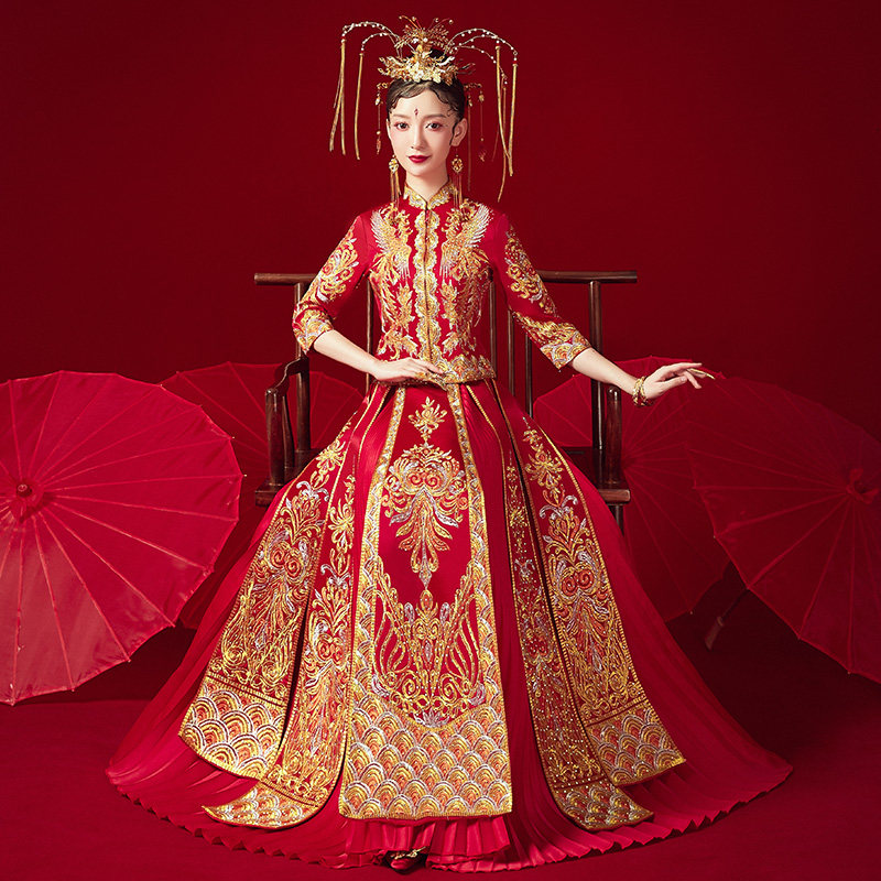 Show and dress bride 2022 new wedding suit small child Chinese wedding gown wedding dress with a slim fit and slim fit