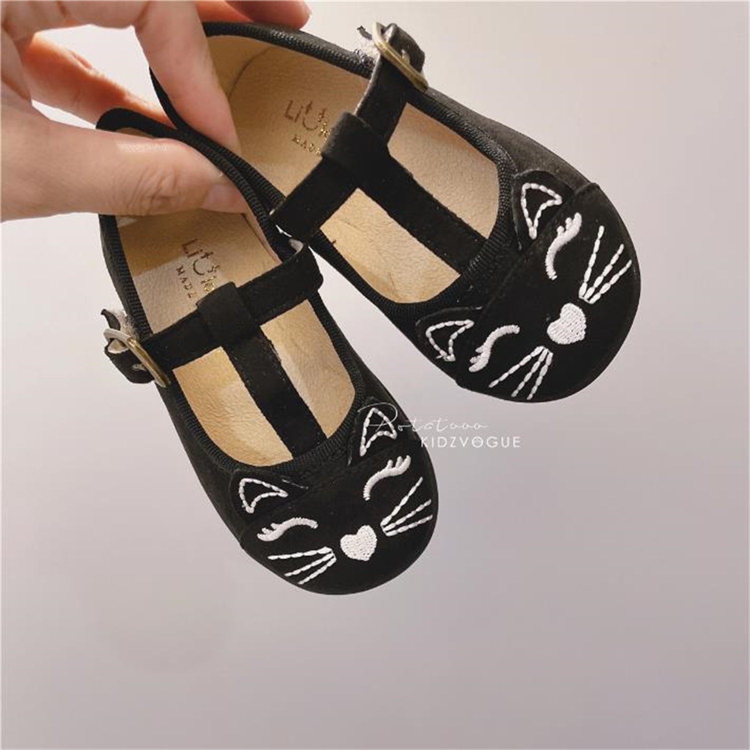 Spot Spanish-made Little Winkaa LW girl baby princess shoes and dance shoes embroidered kittens