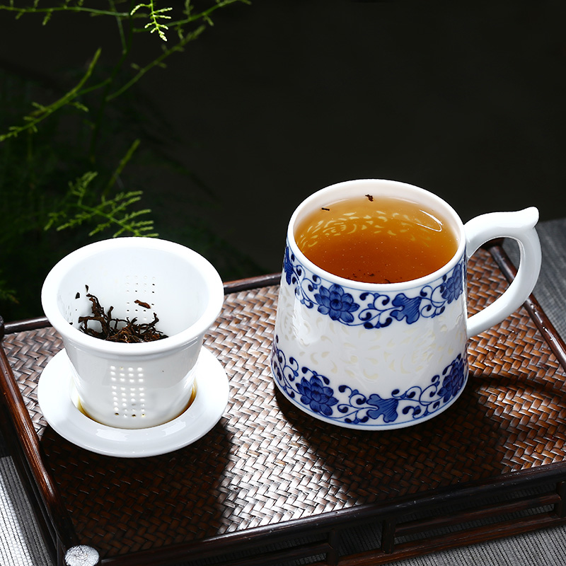 Jingdezhen ceramic hand - made porcelain and exquisite tea cup with lid tank filter cup home office conference room