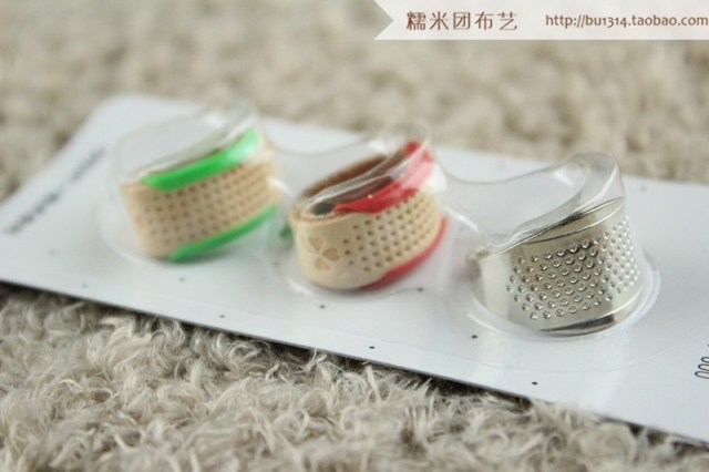 Nhật Bản nhập khẩu công cụ cola da cuộn ngón tay bộ CLOVER công cụ thimble pin kim lớn móng tay 34-600 - Công cụ & vật liệu may DIY kim khâu