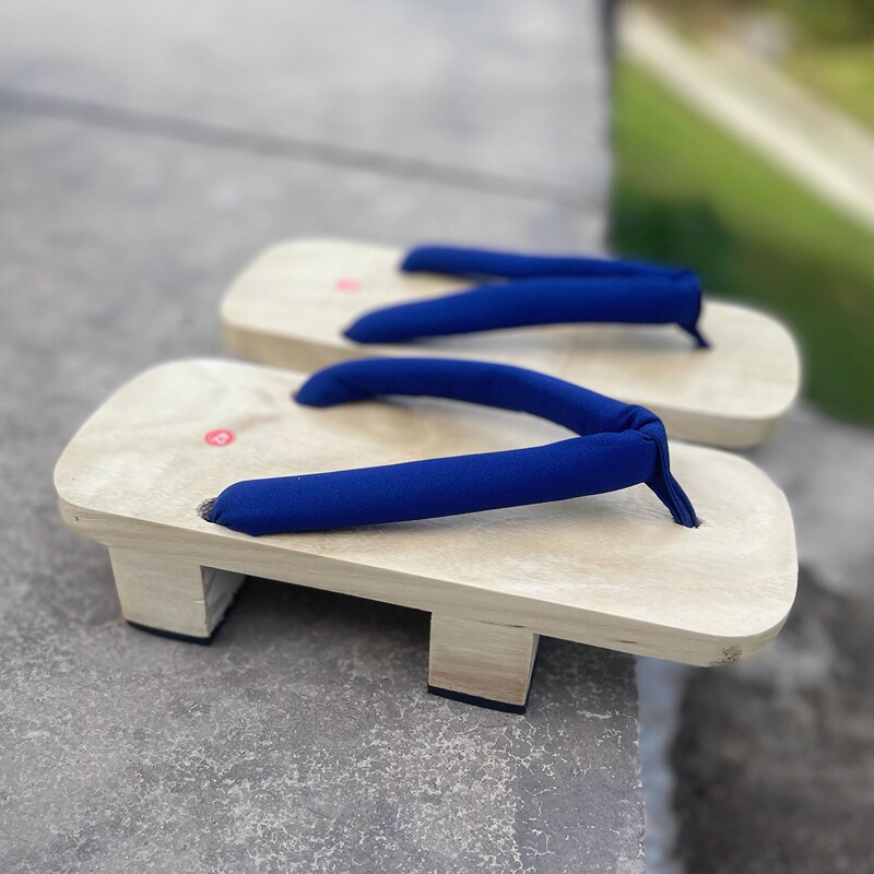 2024 New Wooden Shoes for Couples, Men and Women, Two-Toothed Clogs, High-Heeled Flip-Flops, Japanese Clogs, Cosplay Men's Slippers