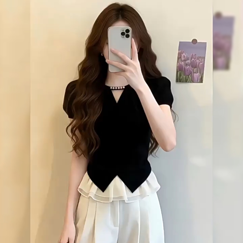Unique and Beautiful Lace Spliced V-Neck Short-Sleeved Shirt for Women 2026 Summer New Style Slimming Waist-Cinching High-End Top