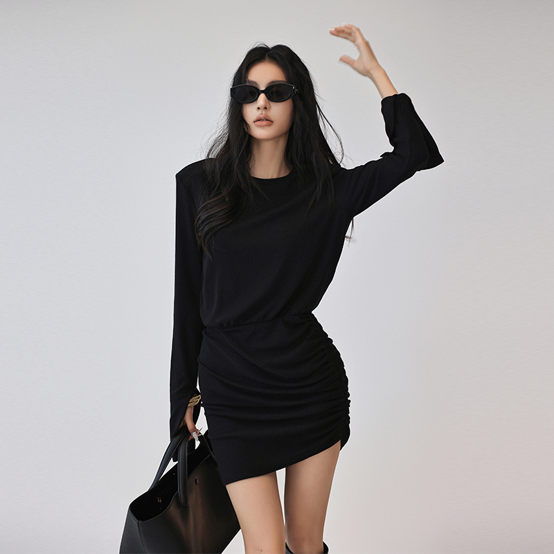 Fresh up High-End Fashionable and Sexy Dress for Women in Early Autumn, Pleated Waist, Slimming and Elegant Short Skirt