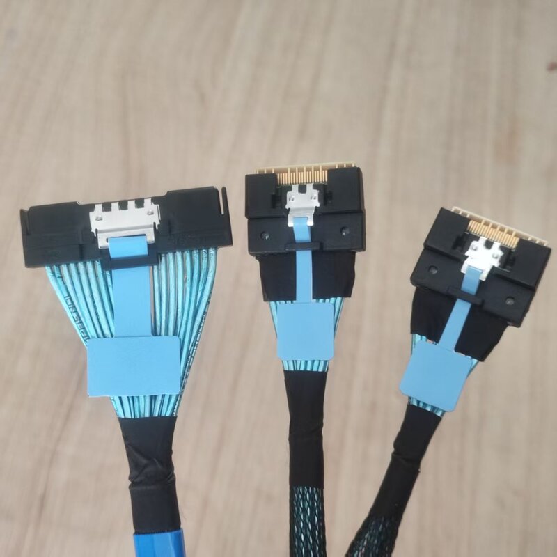 Mcio 16X 124P to One into Two Slimsas Sff-8654 74P Data Cable 25Cfz- 350820