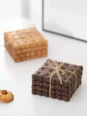 Black walnut solid wood biscuit coaster creative cute desktop practical insulation mat Nordic household coffee anti-scalding tea mat