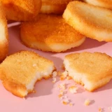 津心 Горшок с небольшими булочками, яйцами, нарезанными кубиками, булочками на пару, печенье, на завтрак, закусках, закусках