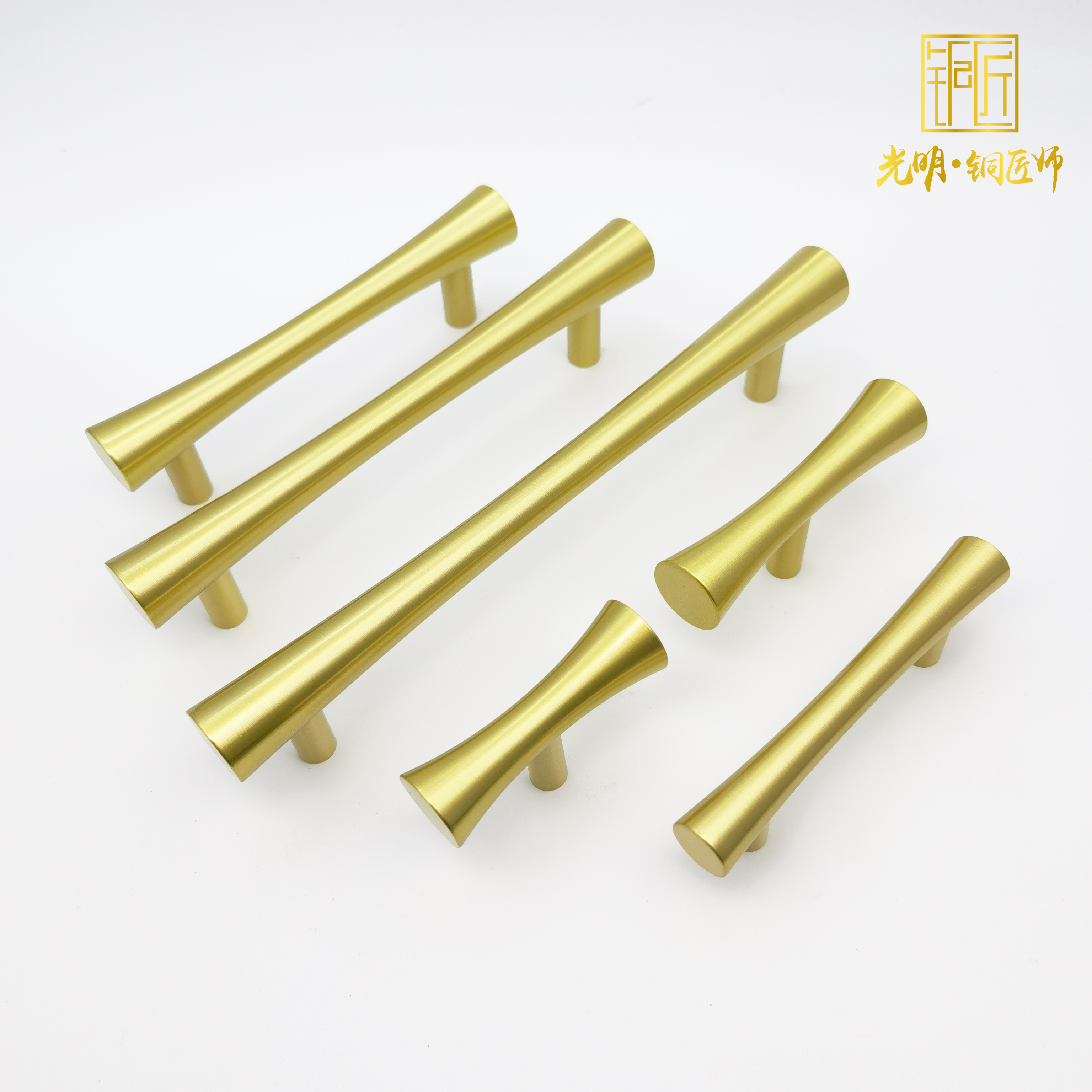 Bronze artist Chinese-European style drawer drawer door handle simple pure bronze round hand pull solid conical handle