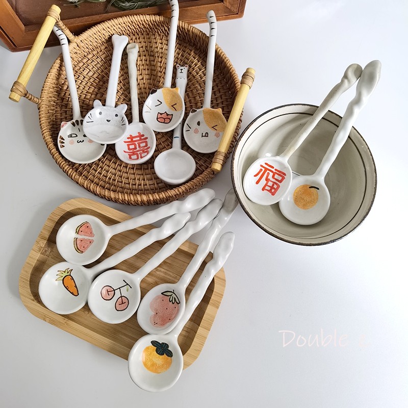 Hand-painted cartoon rough pottery spoon irregular ceramic spoon Japanese cute long handle spoon rice spoon household drinking spoon