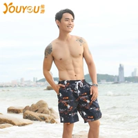Bạn bơi quần đi biển nam năm điểm xu hướng thoải mái chống mite lỏng kích thước lớn bên bờ biển nghỉ mát quần short mùa xuân 	quần áo đi biển giá rẻ	
