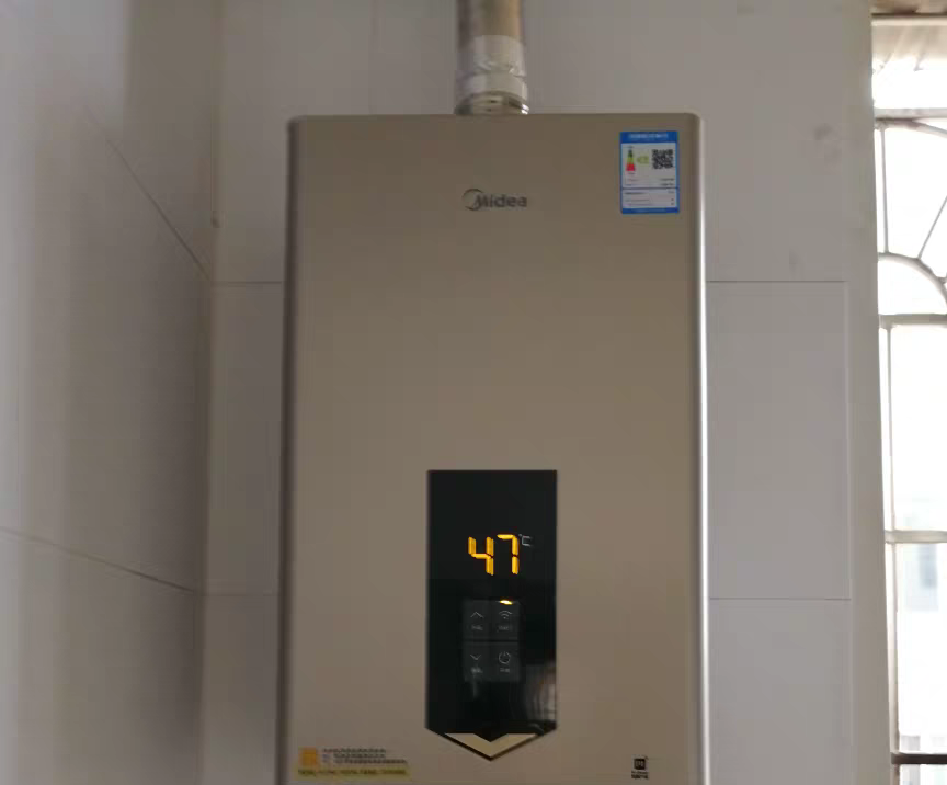 测评美的燃气热水器,恒温水浴安全畅享
