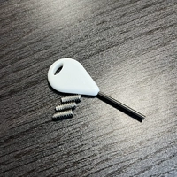 Белый плавниковый ключ с будущими тремя винтами