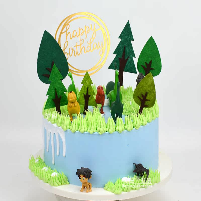A new popular birthday cake model of the dinosaur web celebrity fake cake sample