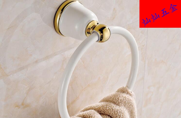 Luxury high-end antique European style all copper ceramic towel ring bathroom pendant white ceramic towel hanging ring