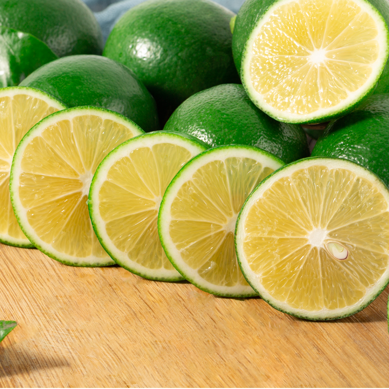 Fresh green lemon green lemon green lemon skin thin and juicy seasonal fruit 3 catties big lime Hainan lemon wholesale