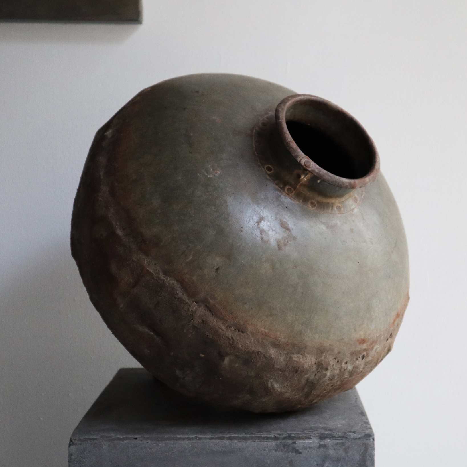 Collection of Things) India Import Country Old Iron Pot Artisanal Kettle Decoration Vase Hotel Home Exotic Pendulum props