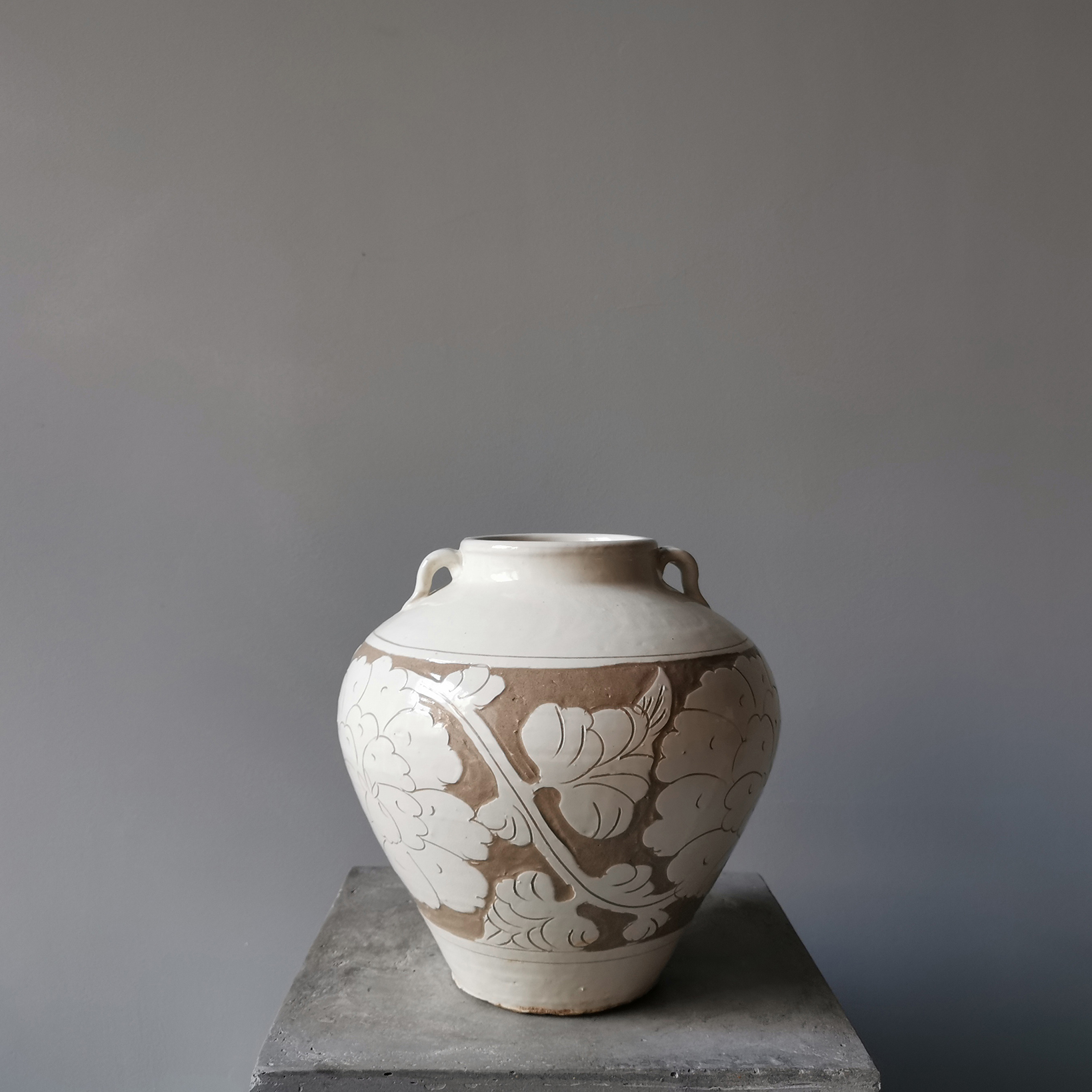 Collection of objects) Oriental white two-series pattern pottery bottle pottery jar Silence Wind and Song Porcelain Bottle Hotel Folk Juku Soft Fashion Floral