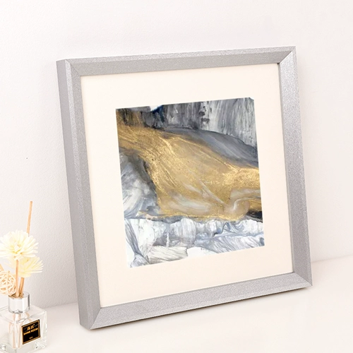 Квадратная настенная фоторамка из натурального дерева, делается под заказ