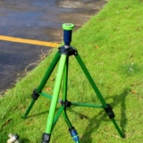 4 балла автоматически подняли стадион разбрызгивателя, спрей -спрей -брызги с разбрызгиванием зеленого ремня газона