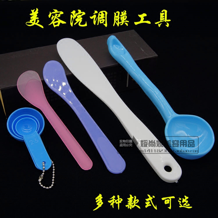 Many beauty facial beauty plastic rod stick scraping rod DIY mask cutter scraper spoon color random
