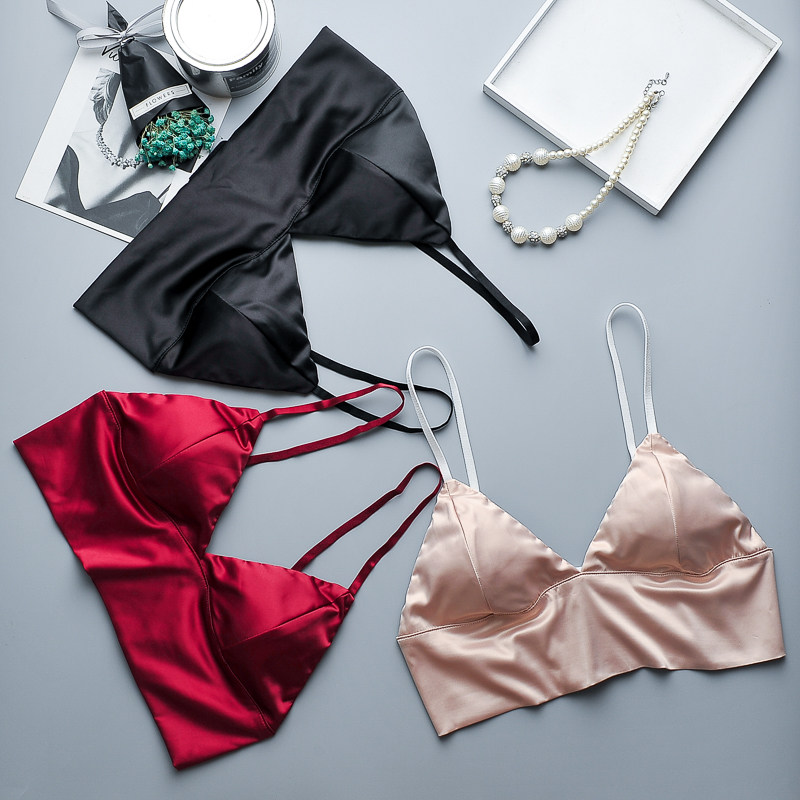 Sexy Steel-free Triangle Cup small chest thin breast and breathless trace underwear small vest type bottom cork