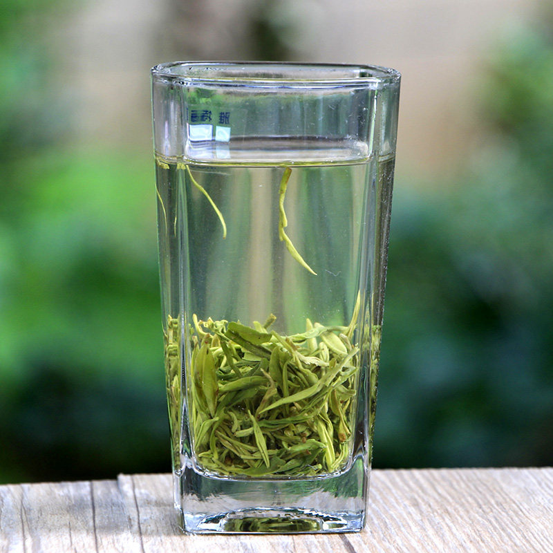 Royal tea guest green tea 2022 new tea listing barren mountain tea before the rain strip fried green chestnut tea 250g bag