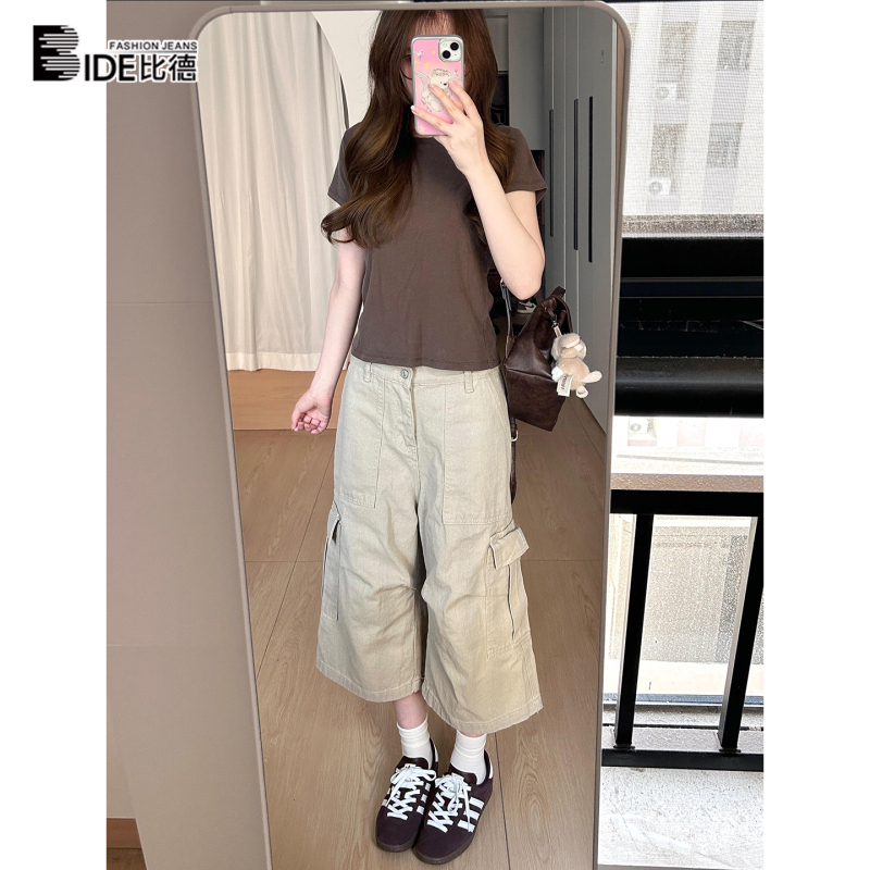 American-Style Khaki Capri Cargo Pants for Women, Summer 2026 New High-Waisted Slimming Lazy Drape Versatile Wide-Leg Mid-Length Pants American-Style Khaki Capri Cargo Pants for Women, Summer 2026 New High-Waisted Slimming Lazy Drape Versatile Wide-Leg Mid-Length Pants