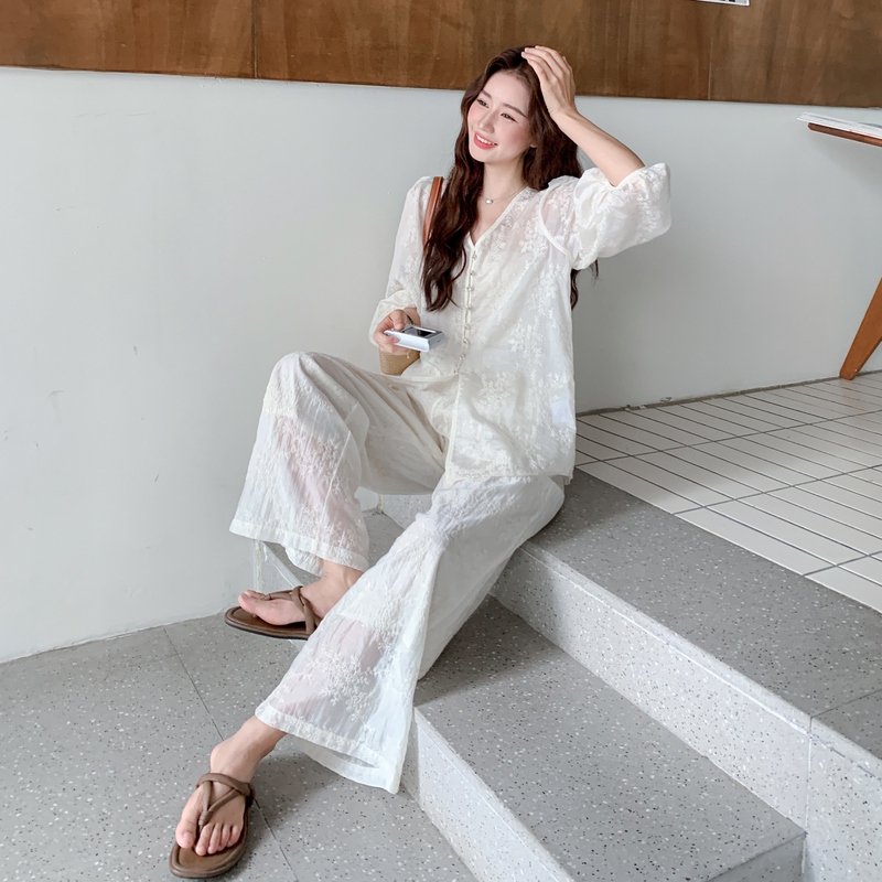 Summer Ootd Complete Set for Women, French Style, First Love, Off-White Lace Embroidery Sun Protection Clothing, Wide-Leg Pants Set, Two-Piece Set