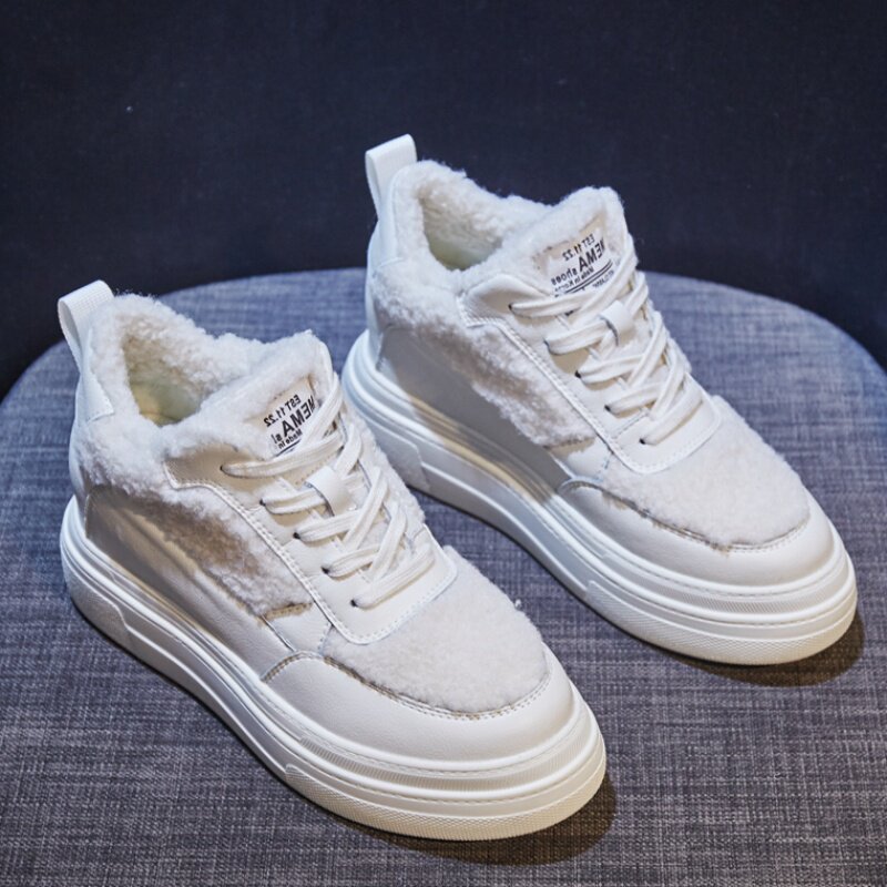 Hong Kong high tube thick bottom white shoes women's winter fleece women's shoes 2022 new inner heightened warm casual sports shoes