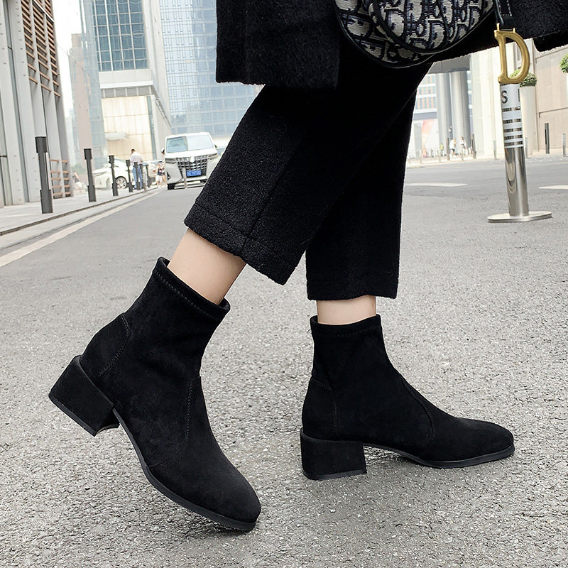 Ins star with the same Martin boots female British style autumn and winter new fashion all-match thick heel pointed thin thin boots short boots
