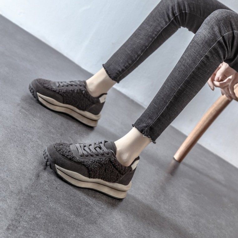 Hong Kong thick-soled plush shoes women's winter outerwear plus velvet black new 2020 popular women's shoes sports cotton shoes dad shoes