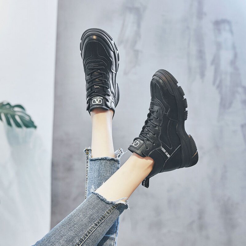 Hong Kong high-top daddy shoes women's winter plus velvet warm 2020 new leather wild soft bottom heightened black sneakers