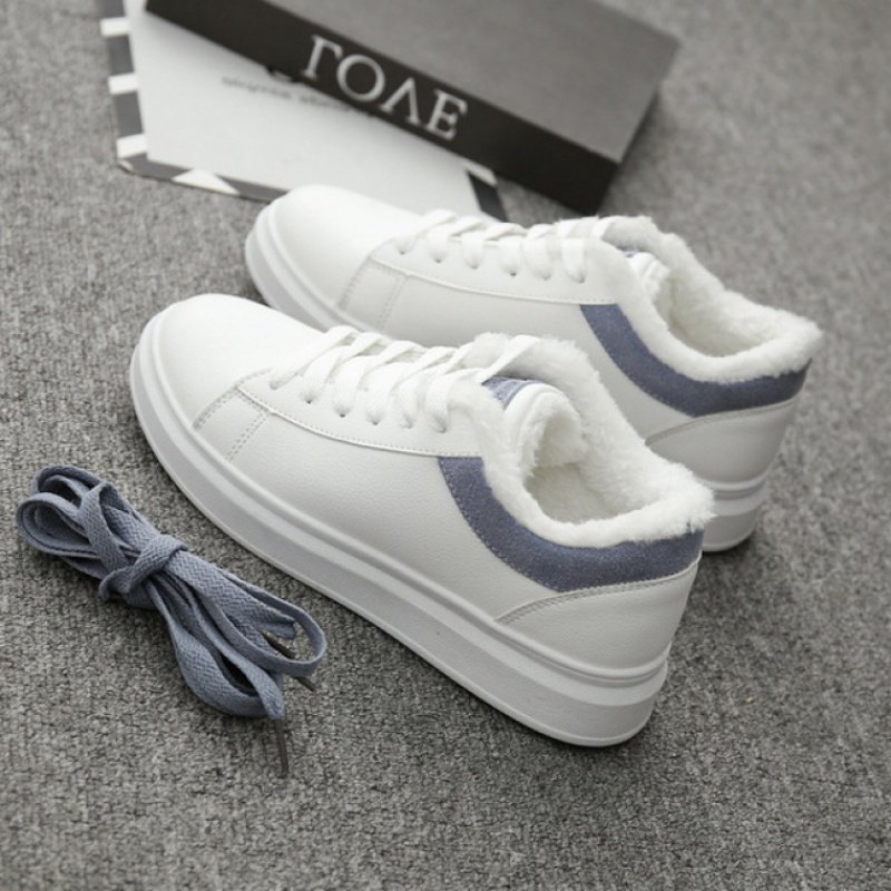 Hong Kong plus velvet white shoes women's winter all-match student Korean version of white women's shoes 2022 new flat casual shoes