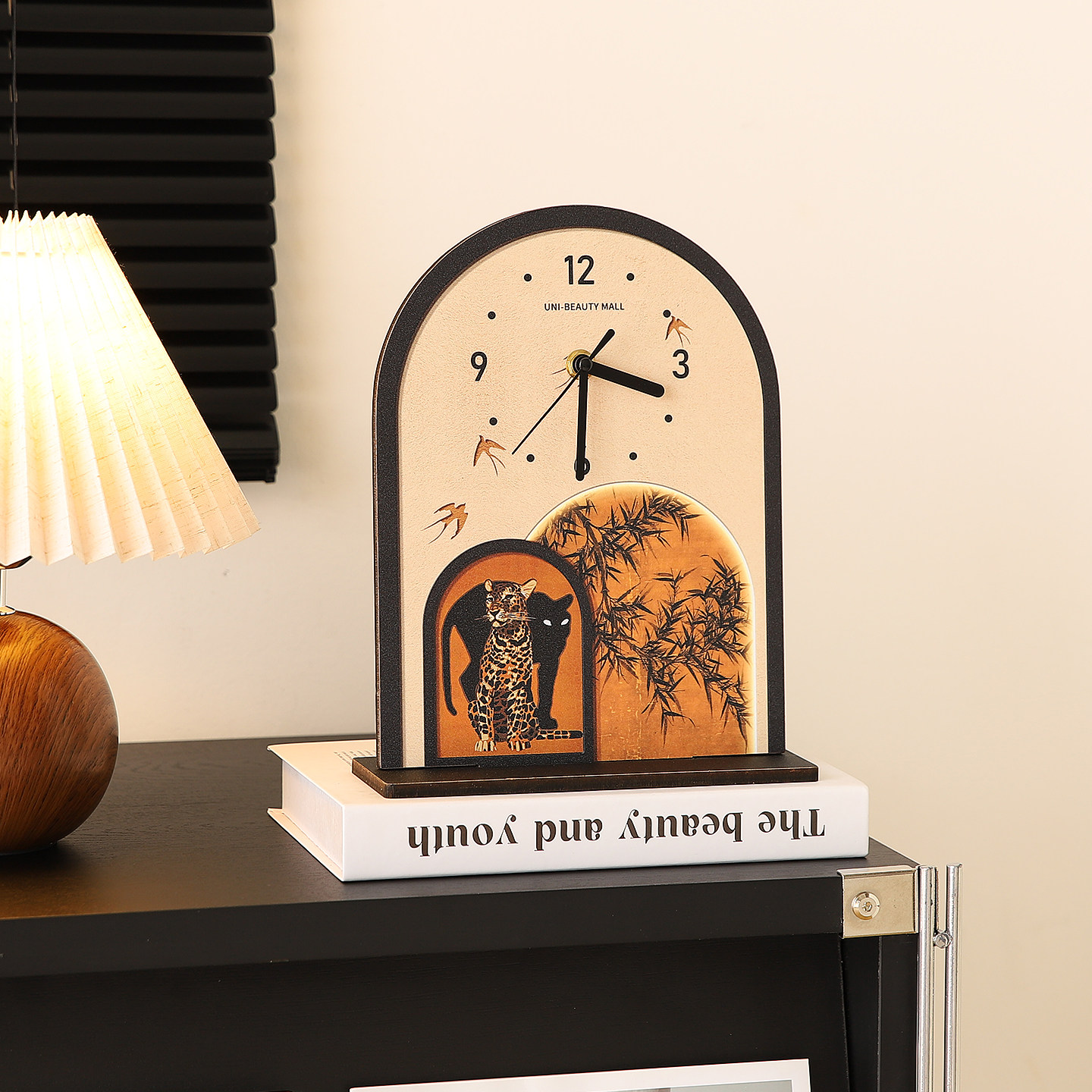 French-Style Vintage Desktop Clock Ornament, Tabletop Clock, Silent Clock for Living Room Tv Cabinet Decoration