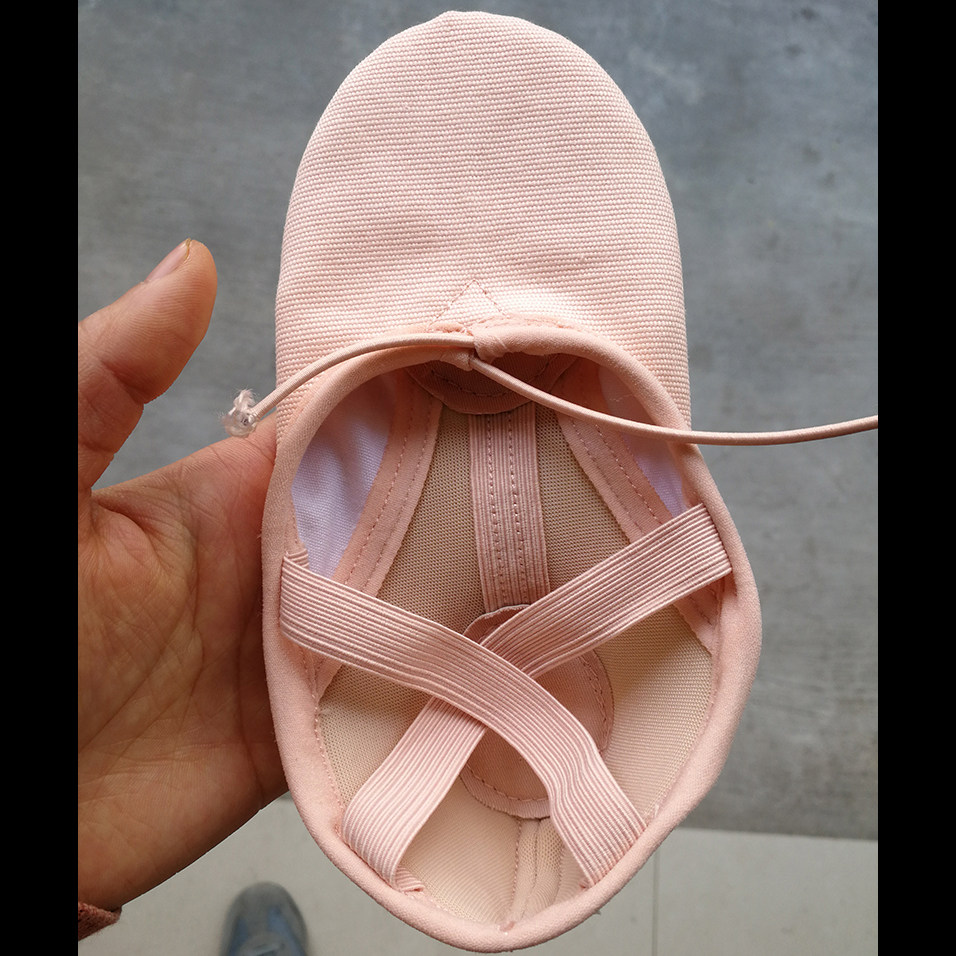 UK export single children's dance shoes girls ballet shoes soft soles practice shoes folk dance shoes baby dance shoes