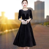 Бархатное длинное весеннее ретро элитное платье для матери, средней длины, городской стиль, яркий броский стиль