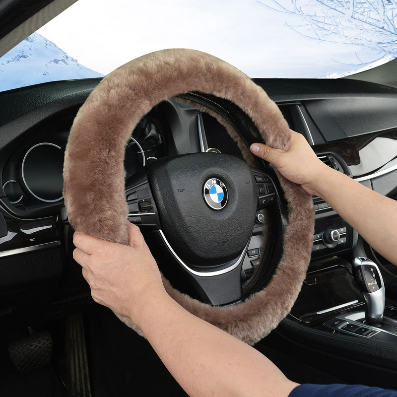 The new winter pure wool car steering wheel sleeve shearing plus thick warm fur integrated men and women universal handle cover