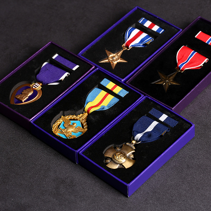 American Silver Star Chest Badge Navy Cross Medallion Purple Heart Medal Gown Metal Badges to commemorate the Zhangjun fan collection