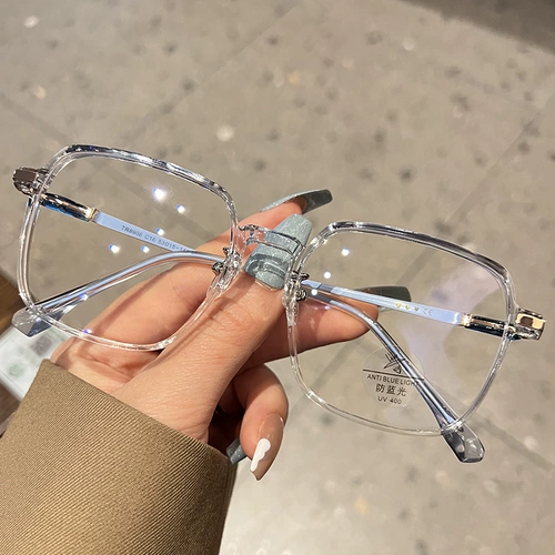 Ультра -светлые анти -блюдные световые очки миопии женское приливное лицо может быть оснащено радиационными прозрачными коробками тонкие глаза мужчины
