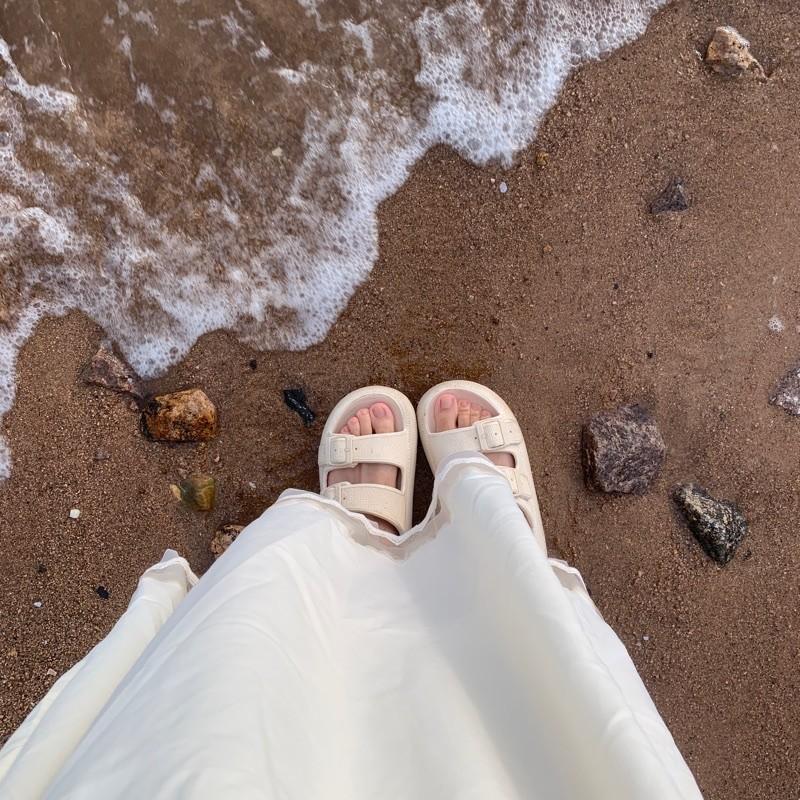 Wander a Thousand Steps Without Tiring Your Feet, Eva Thick-Soled Height-Increasing Indoor and Outdoor Couple's Non-Slip, Wear-Resistant, Photo-Worthy Slippers with Buckle Design