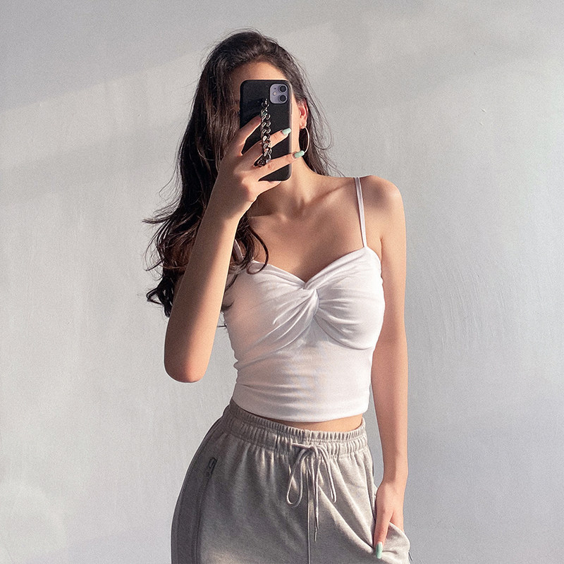 Wearing the chest with small crane vest woman in summer with chest mat wearing red beautiful back blast clad shoulder clothing tide