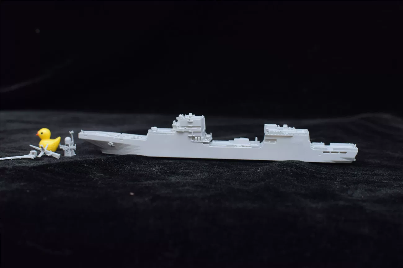 1/700 Россия 11711 Иван Глунин амфибийный десантный корабль G-051 смоляной отпечаток белой формы