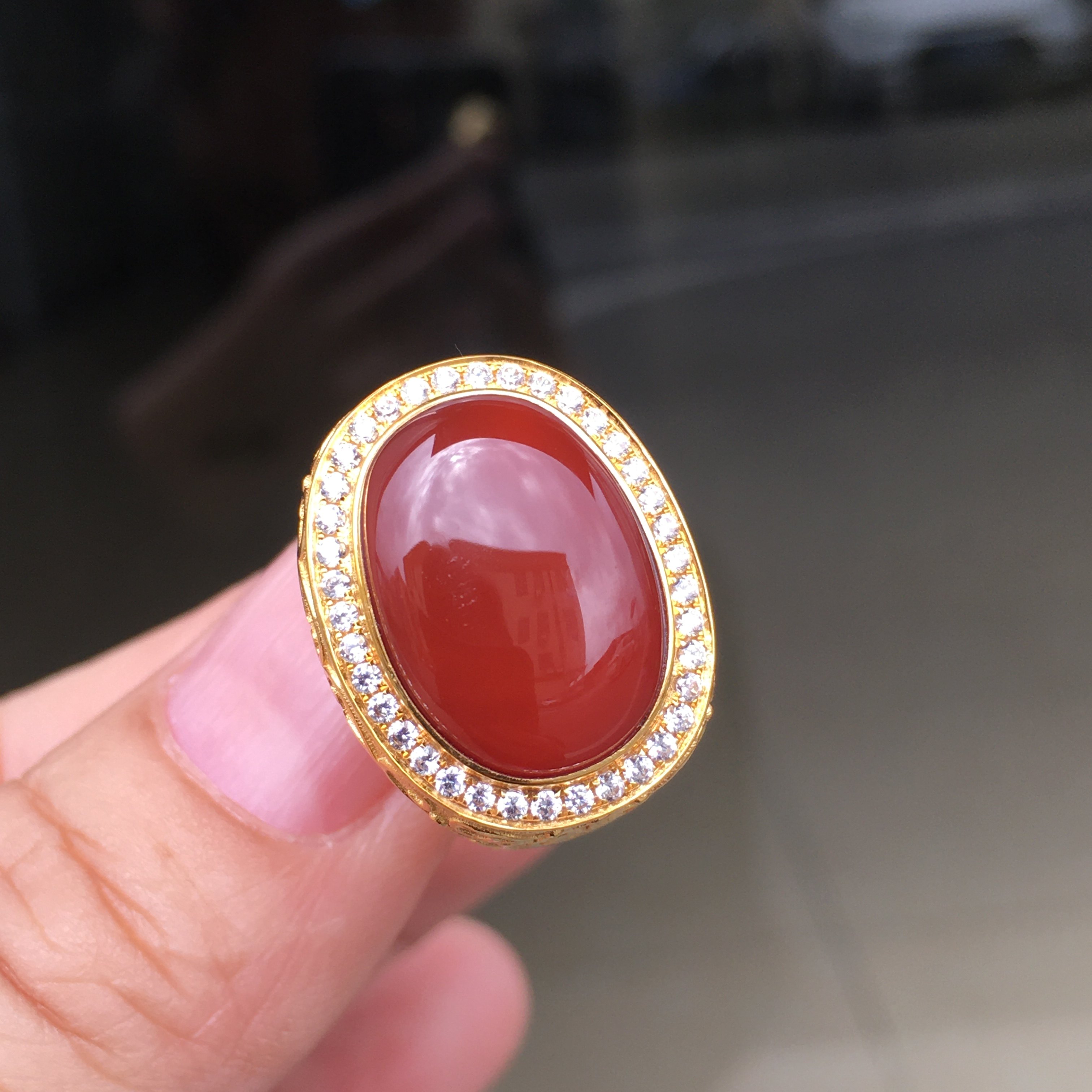 Wassily made oxblood red ring, 18k gold, thick gold particles inlaid with diamonds, 19 rings, rich color, solid color naked surface