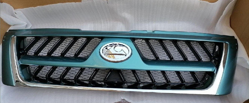 Решетка радиатора Mitsubishi Pajero зеленая