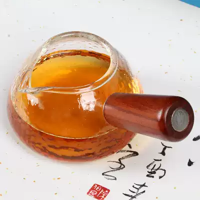 Taiwan fair cup Yilong thickened glass tea dispenser Large heat-resistant and anti-scalding side handle artificial eye pattern fair cup