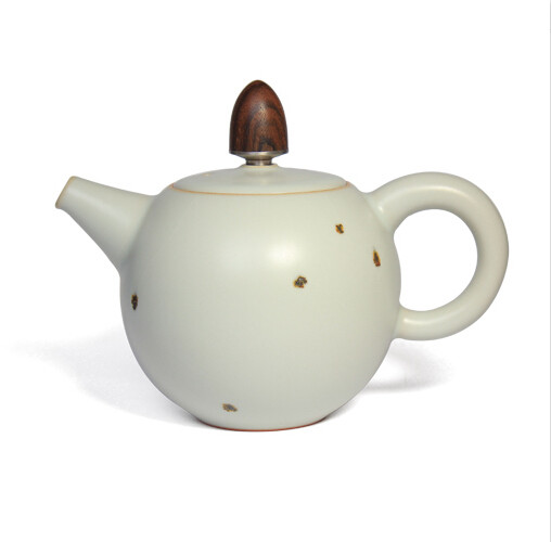 Taiwan Chapter Gaming of the Porcelain Ru Porcelain Ru Kiln Iron Spotted Iron Wire Teapot Kongfu Teapot Teapot Open Sheet Tea Maker