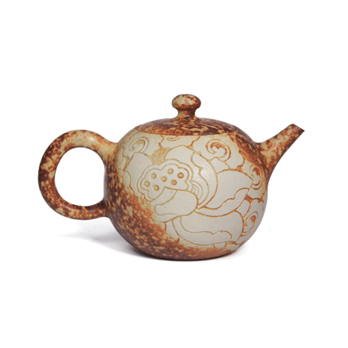 Weiwan pottery artist Chen Mingqian hand-carved floating cloud lotus peng is carving the pot flower teapot pottery teapot pure hand-made