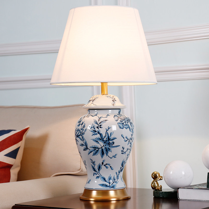 Blue Flower Porcelain New Chinese Ceramic Table Lightroom Bedroom Bedroom Lighthead Lights Chinese Zen Hand Drawing Copper