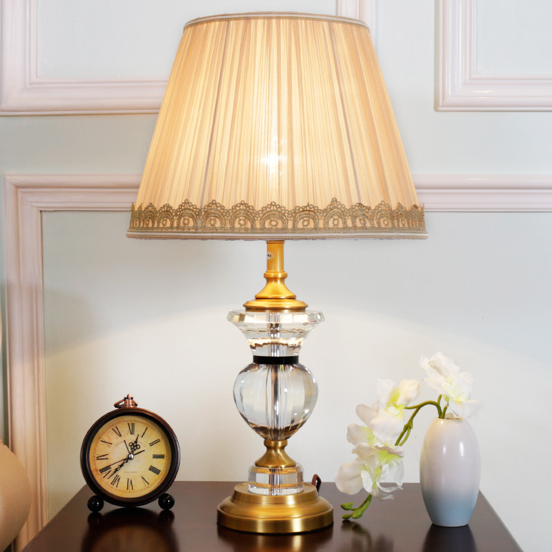 American simple pure copper crystal table lamp European fashion bedroom bed lamp Study living room warm decoration table lamp