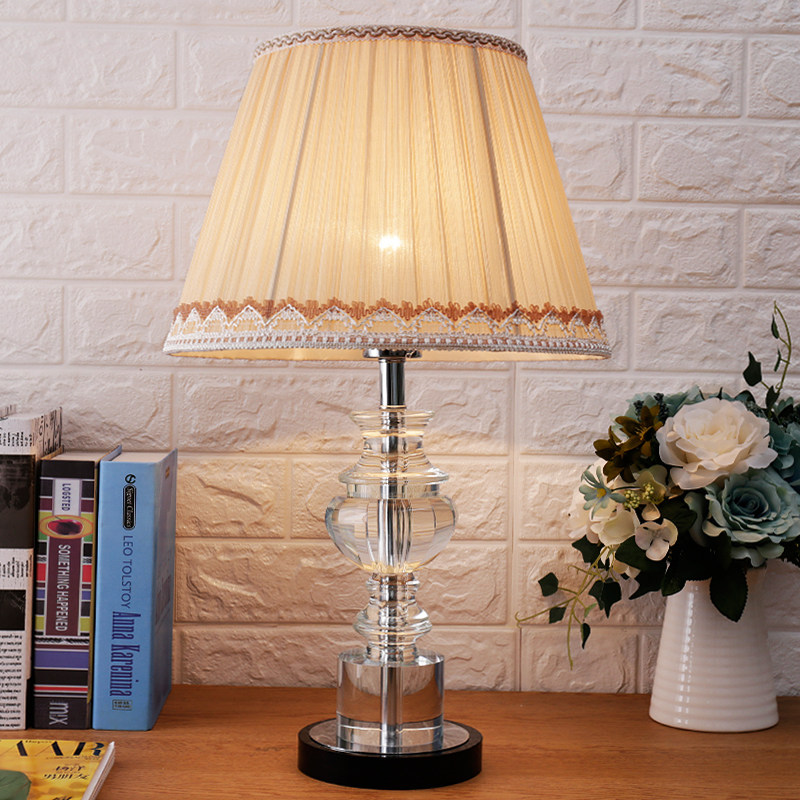 European fashion crystal table lamp pink bedroom bedside lamp modern minimalist creative decoration holiday study lamps